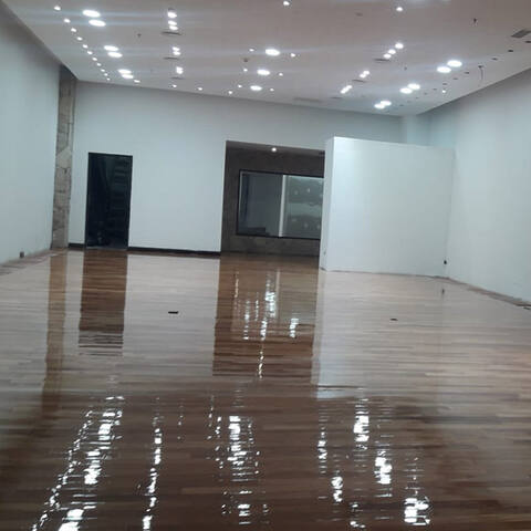 Salón comercial hidrolaqueado