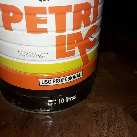 Laca profesional utilizada en obra